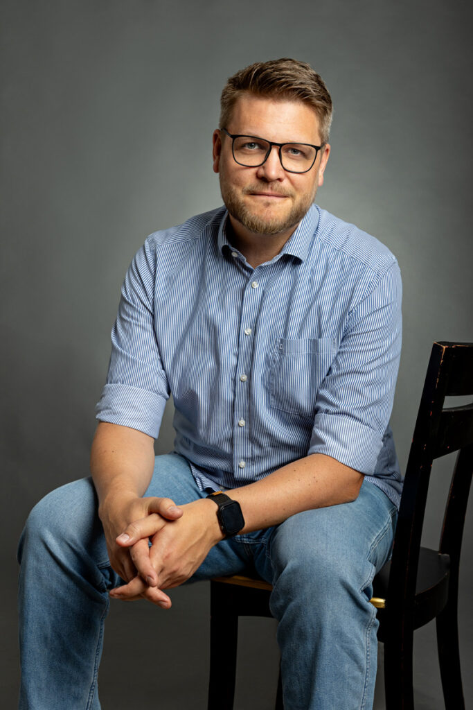 Andreas Duck, externer Marketingleiter und Gründer von DUCKXMO, Portrait für Marketing-Mandate mit Mittelstand